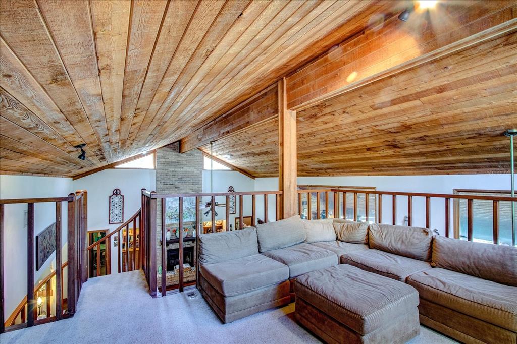 213 BARRY CT