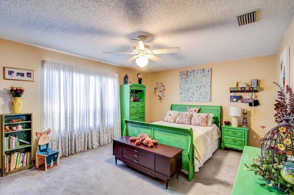 213 BARRY CT