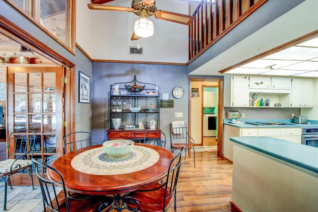 213 BARRY CT