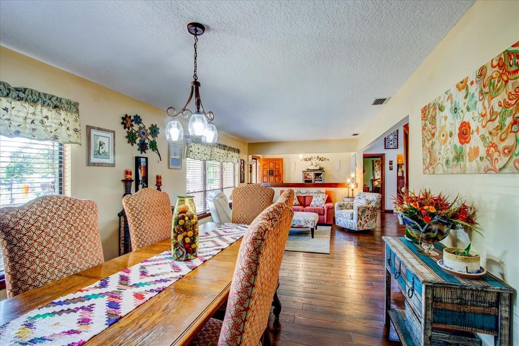 213 BARRY CT