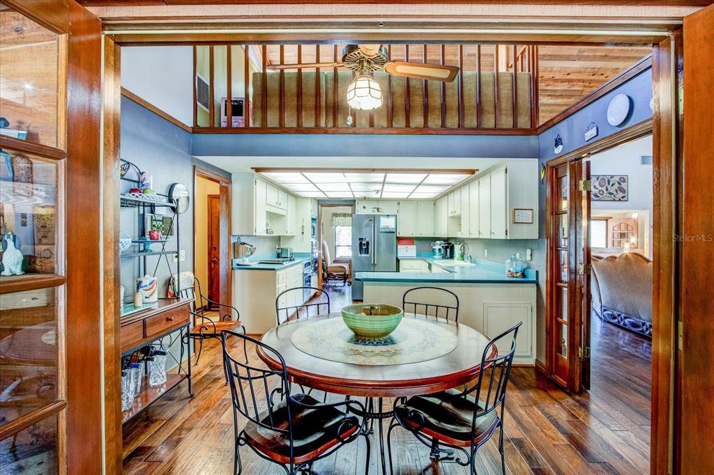 213 BARRY CT