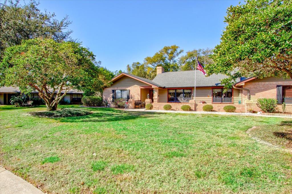 213 BARRY CT