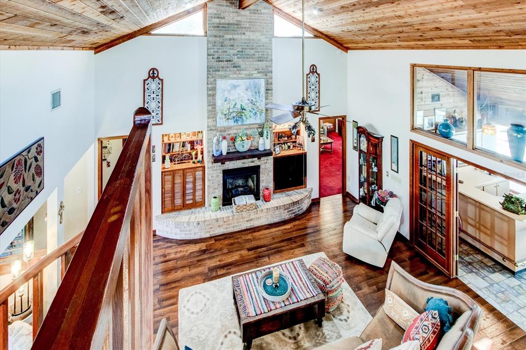 213 BARRY CT