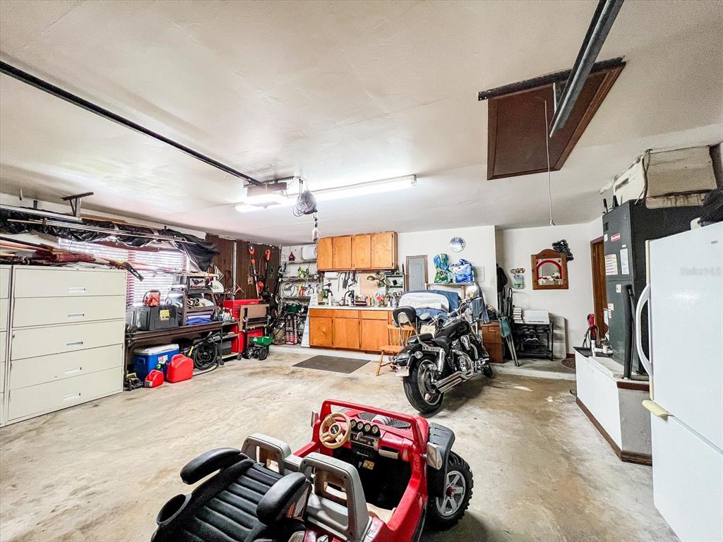 213 BARRY CT