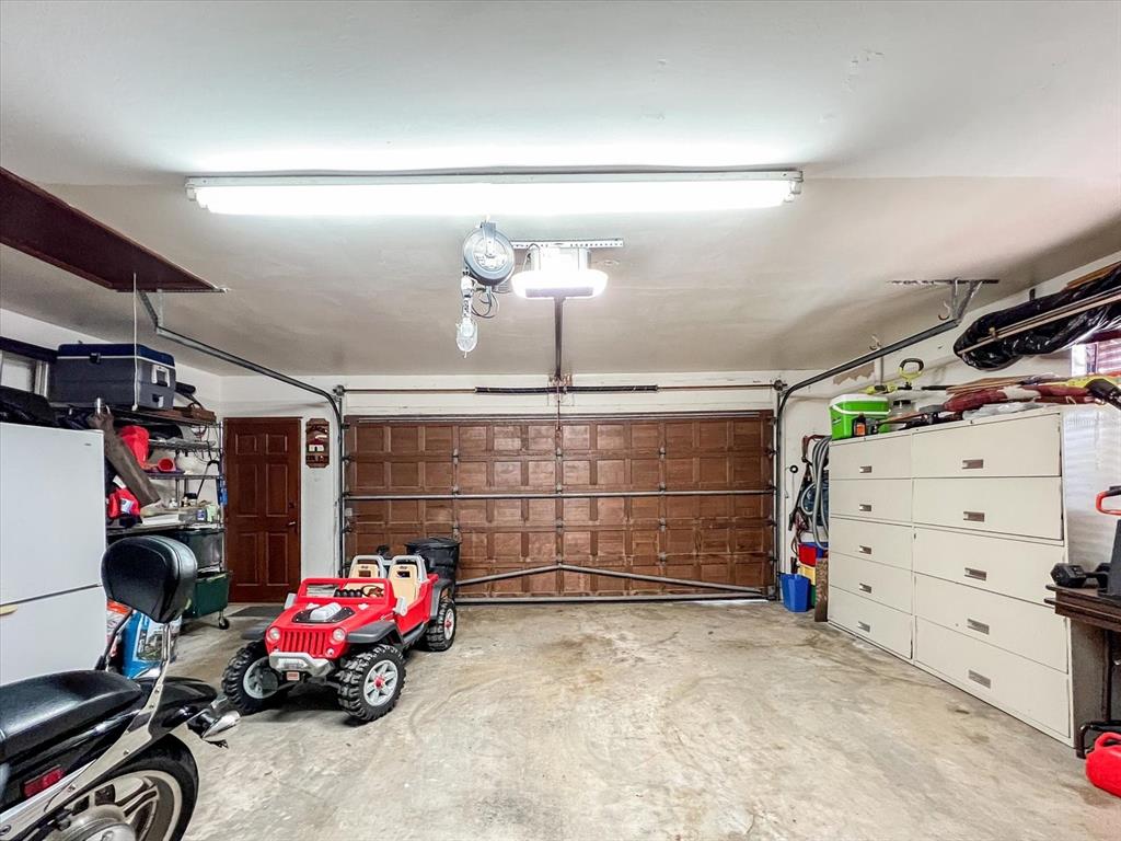 213 BARRY CT