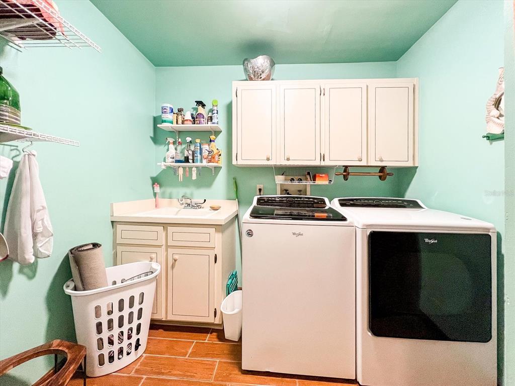 213 BARRY CT