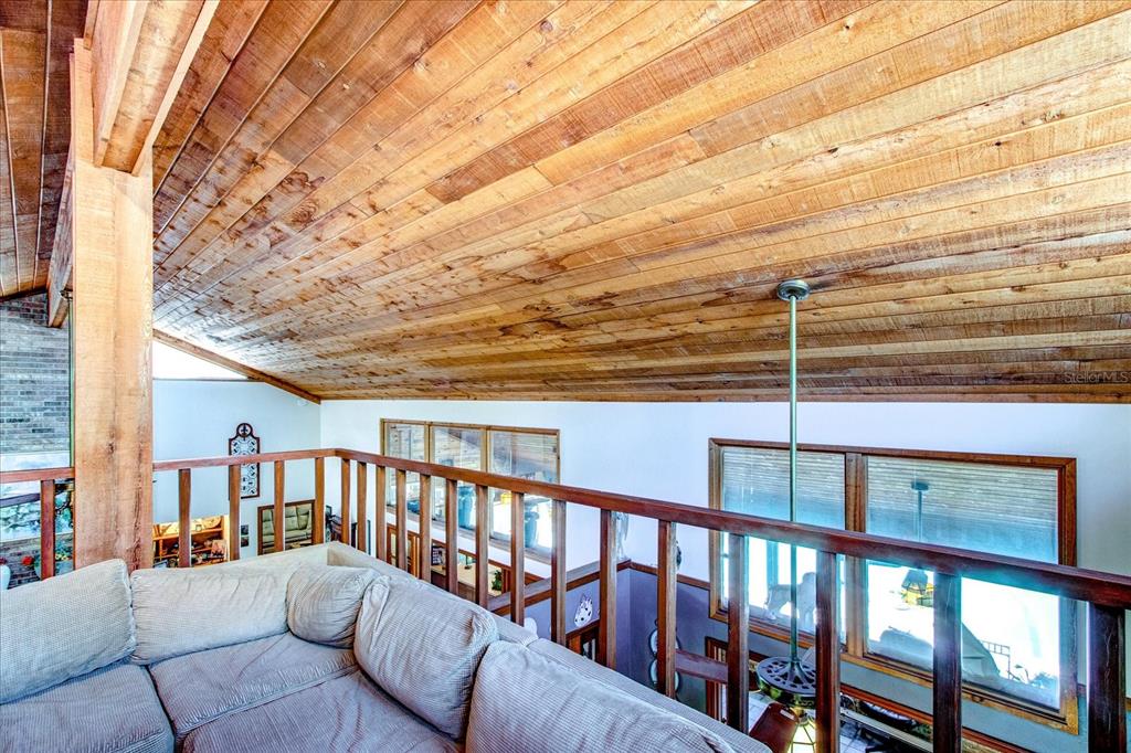 213 BARRY CT