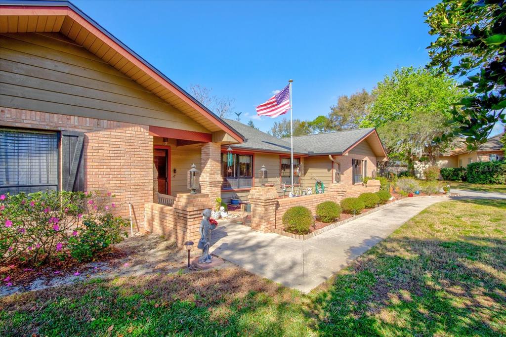 213 BARRY CT