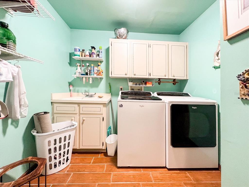 213 BARRY CT