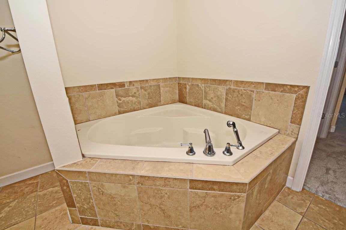 2305 EDGEWATER DR #1714