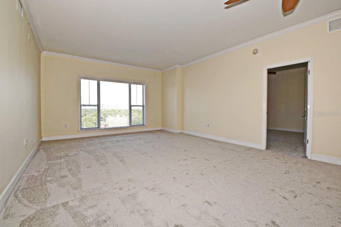 2305 EDGEWATER DR #1714