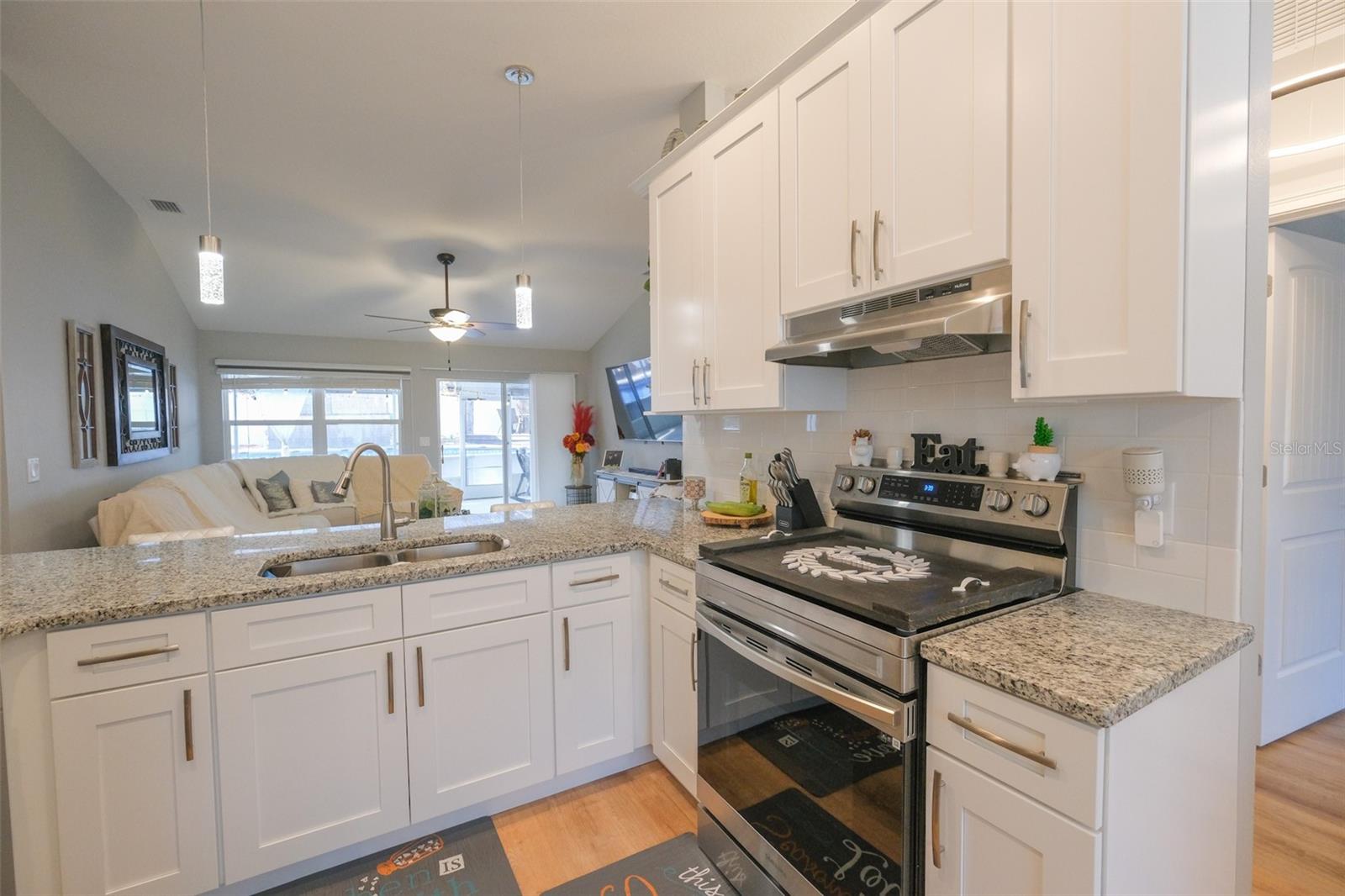 1182 FOUNTAINHEAD DR