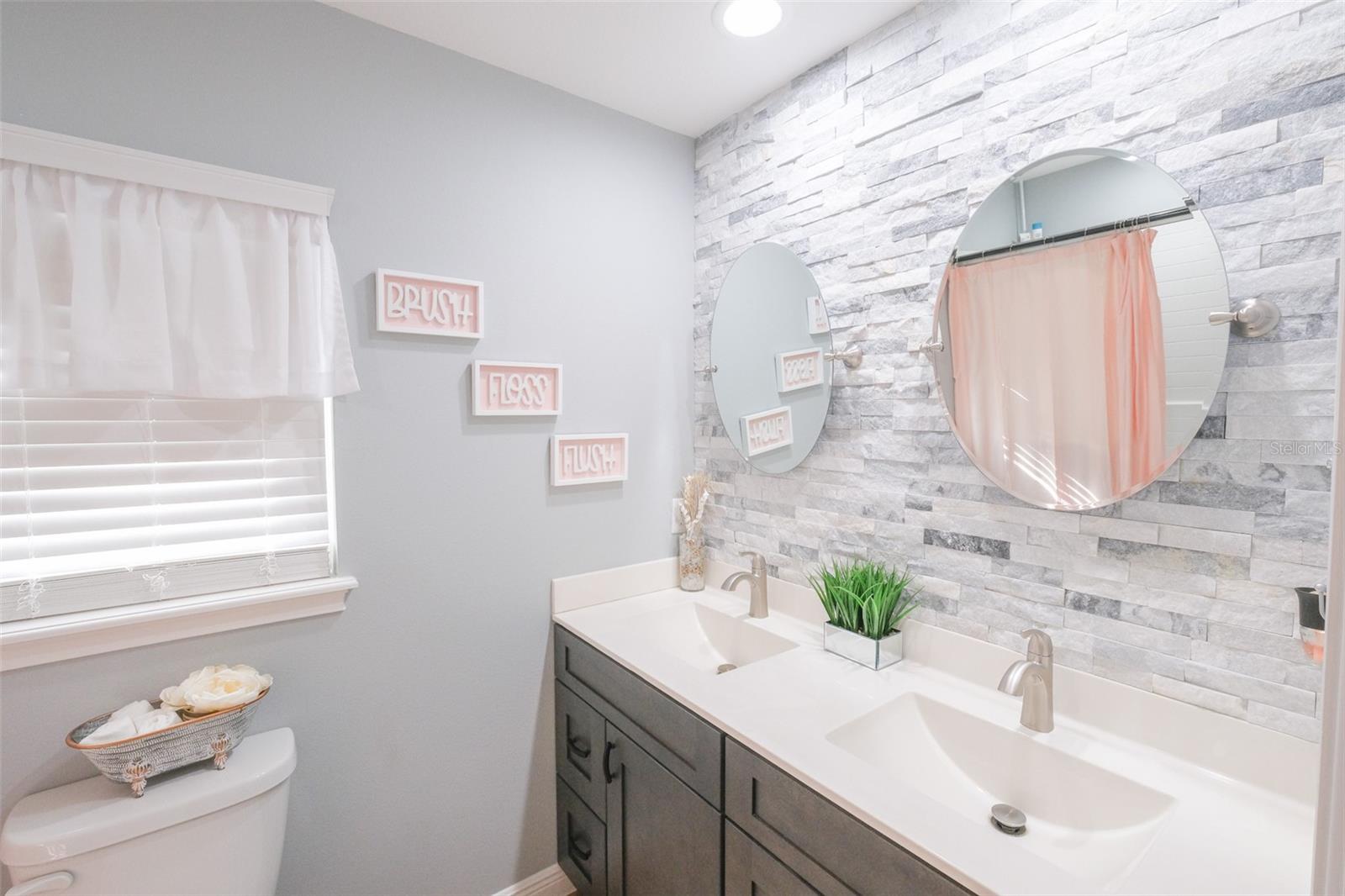 1182 FOUNTAINHEAD DR