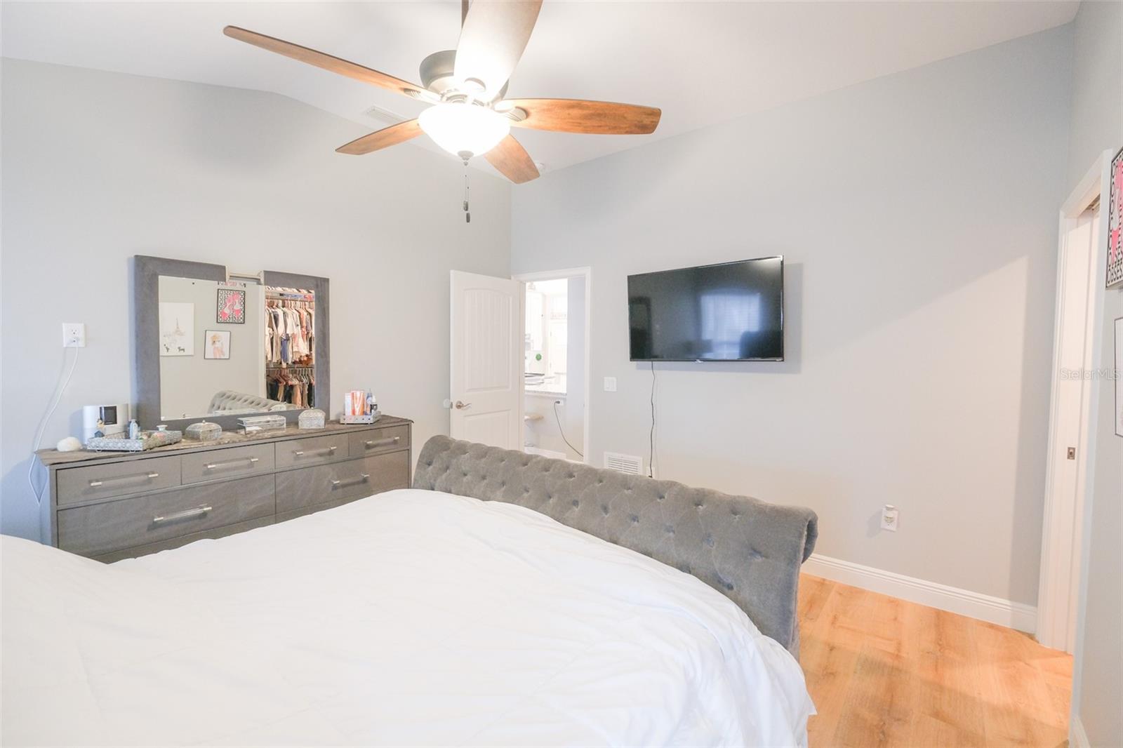 1182 FOUNTAINHEAD DR