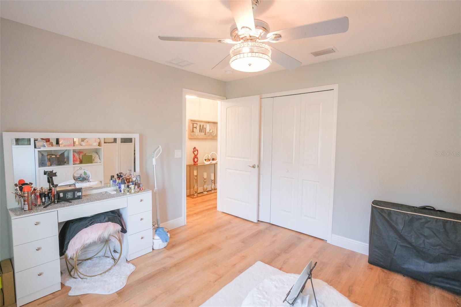 1182 FOUNTAINHEAD DR