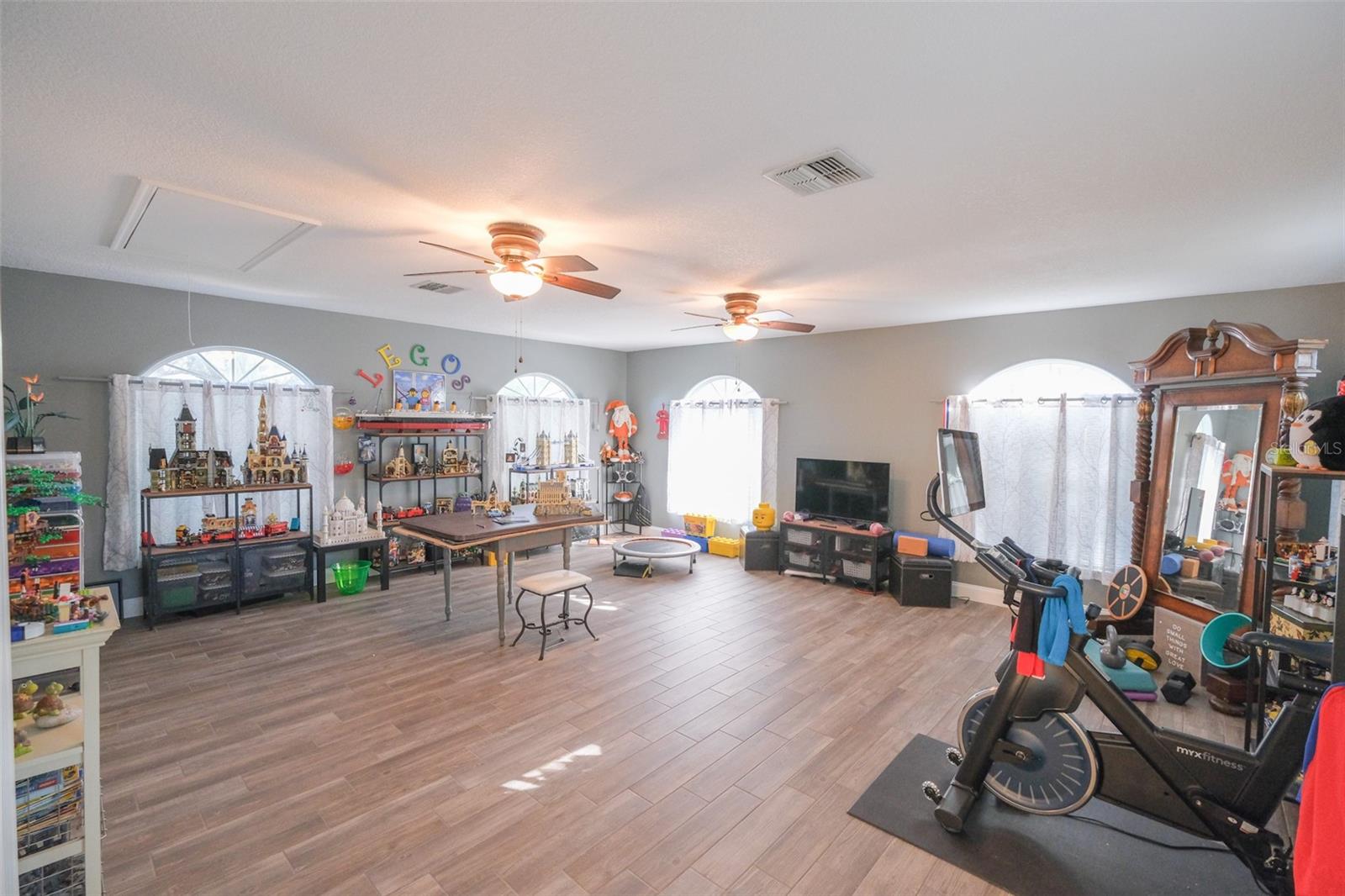 1374 CENTURY OAK DR