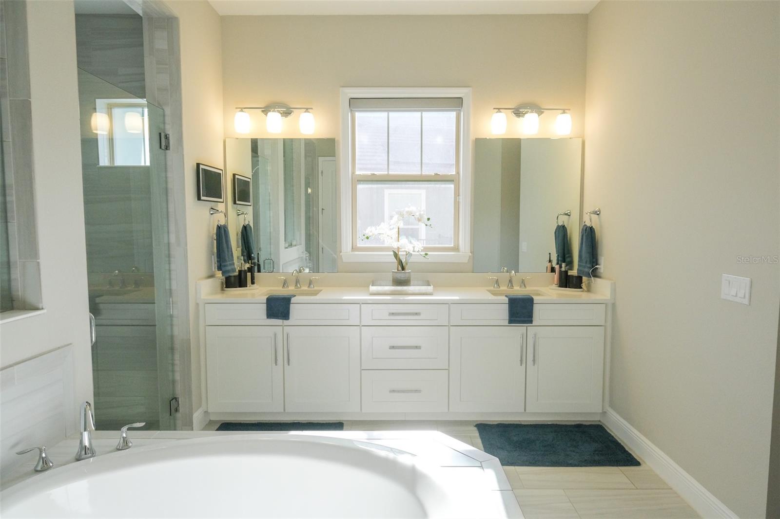 3851 GRASSLAND LOOP
