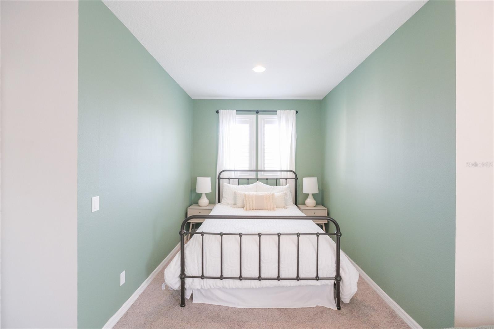 3851 GRASSLAND LOOP