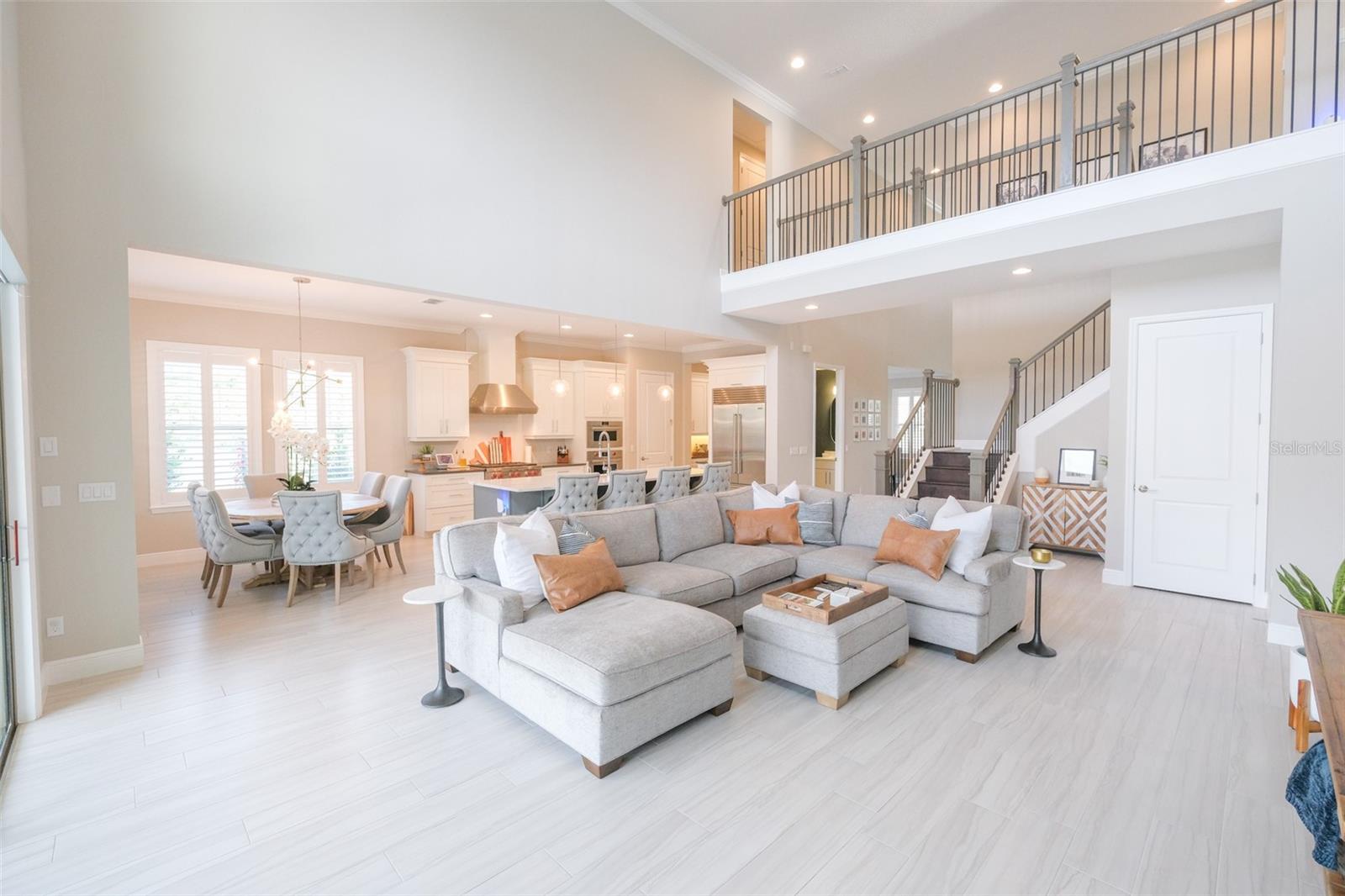 3851 GRASSLAND LOOP