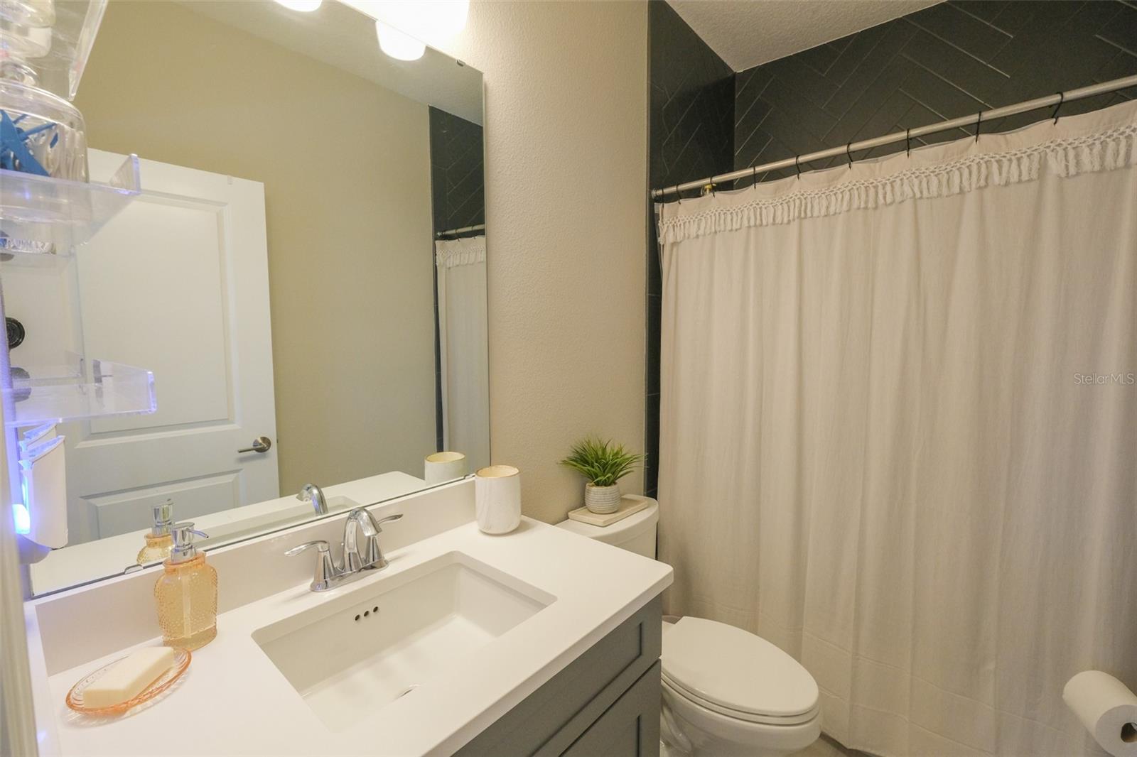 3851 GRASSLAND LOOP