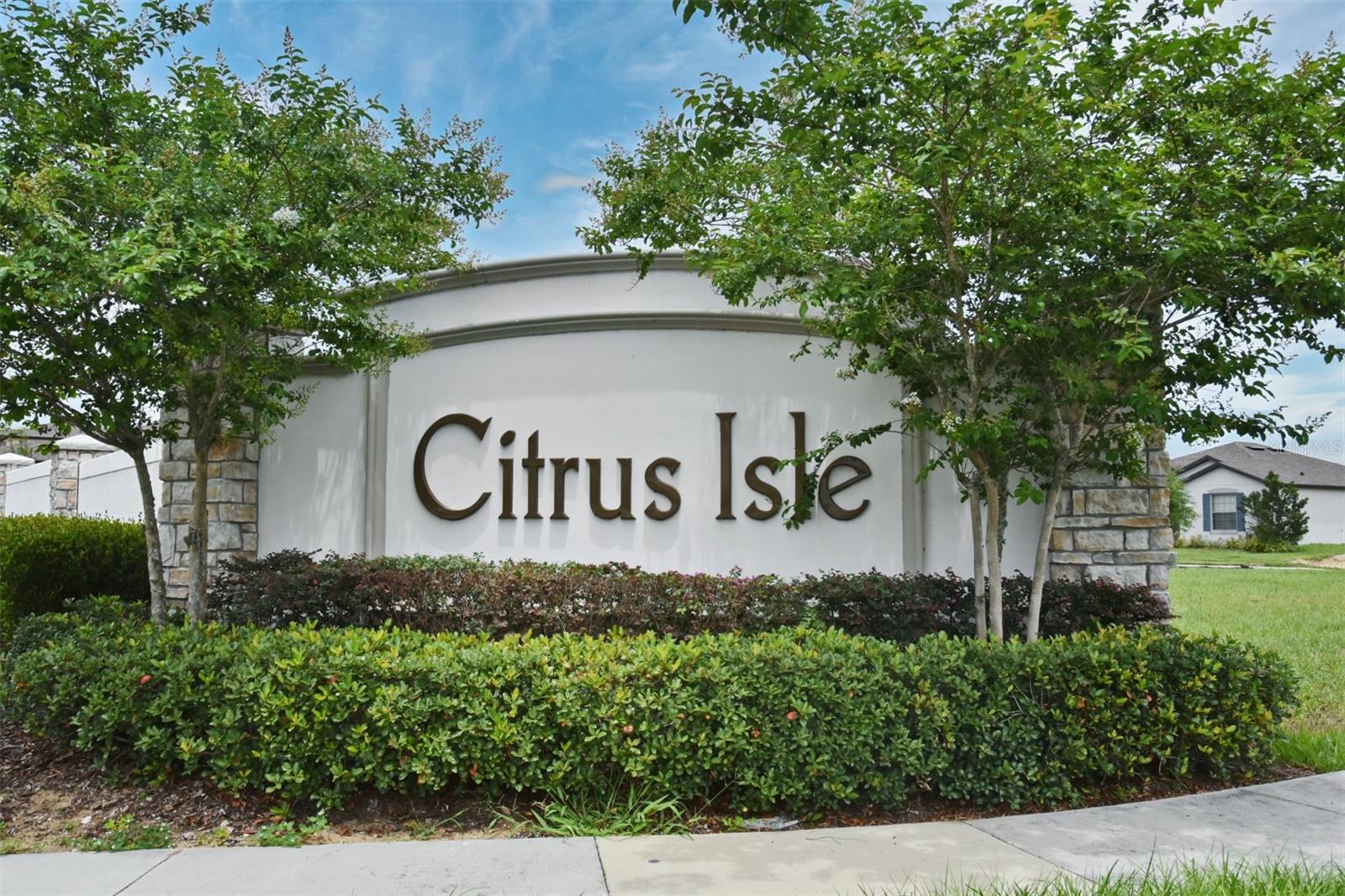 570 CITRUS ISLE BLVD