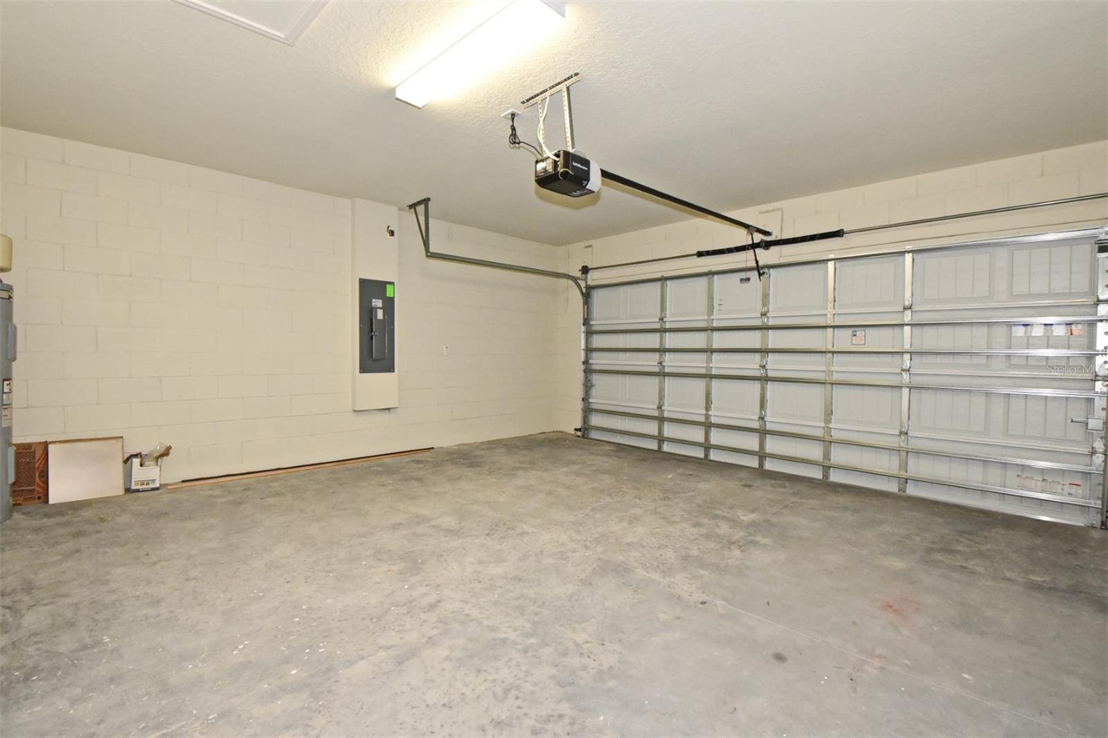 570 CITRUS ISLE BLVD