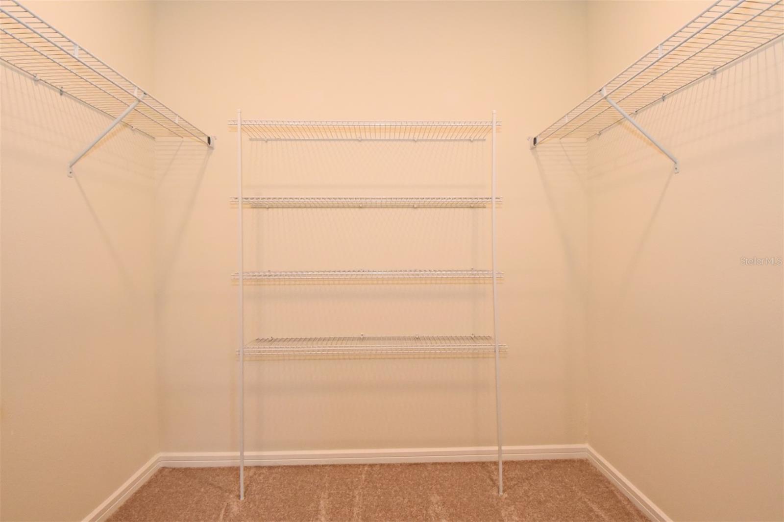 570 CITRUS ISLE BLVD