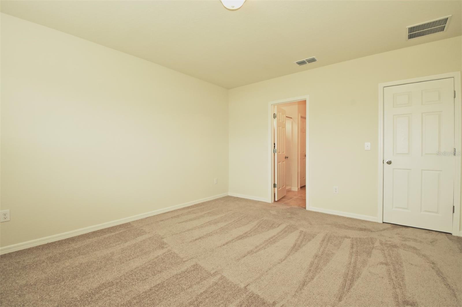 570 CITRUS ISLE BLVD