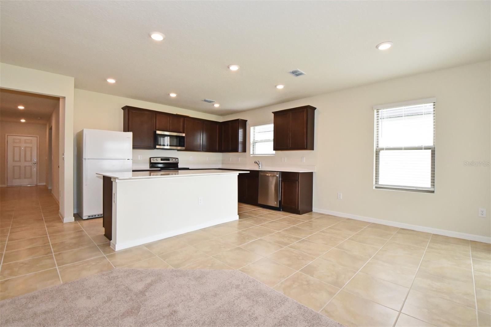 570 CITRUS ISLE BLVD