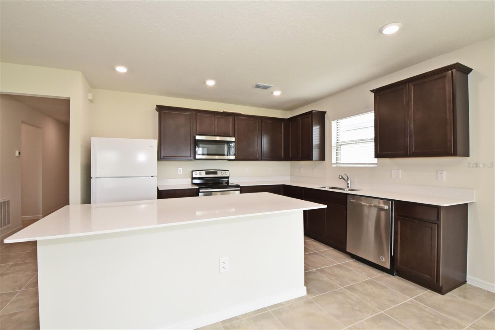 570 CITRUS ISLE BLVD