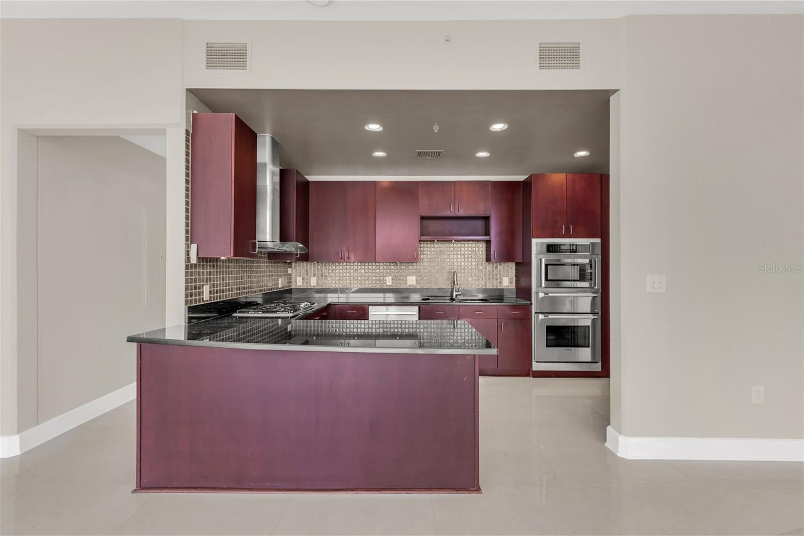 150 E ROBINSON ST #2002