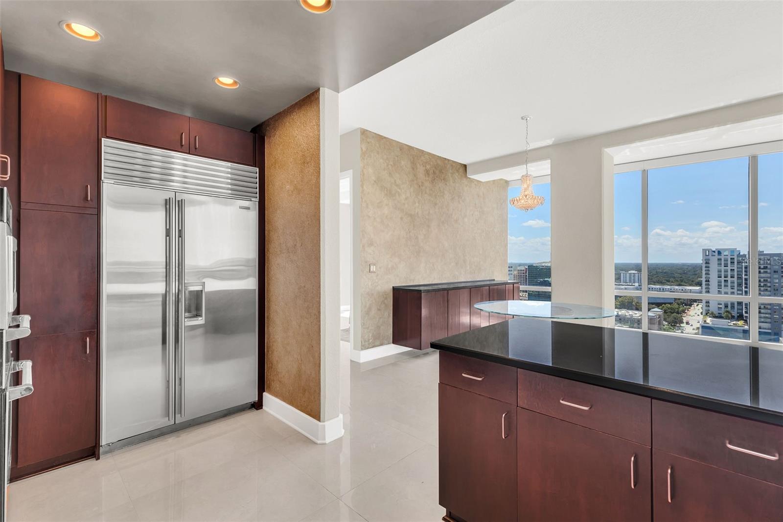 150 E ROBINSON ST #2002