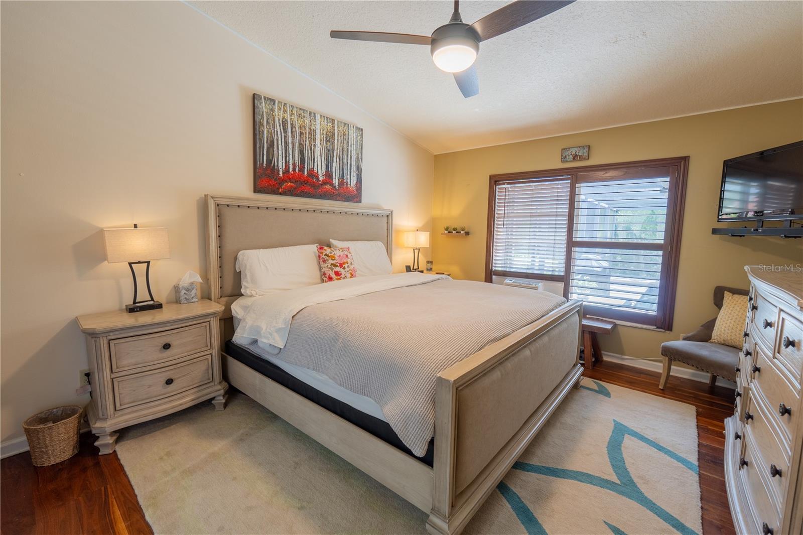896 KERWOOD CIR