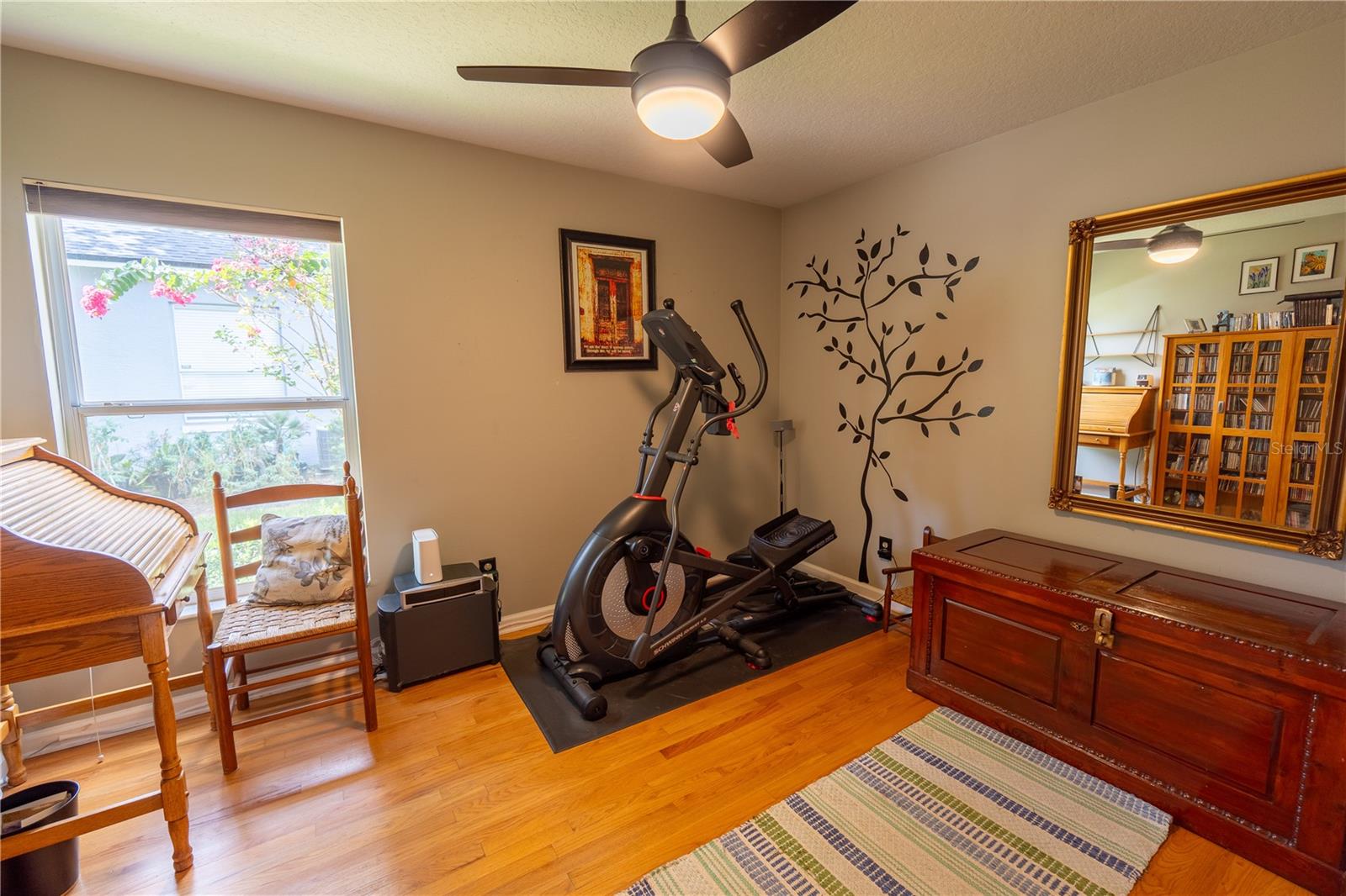 896 KERWOOD CIR