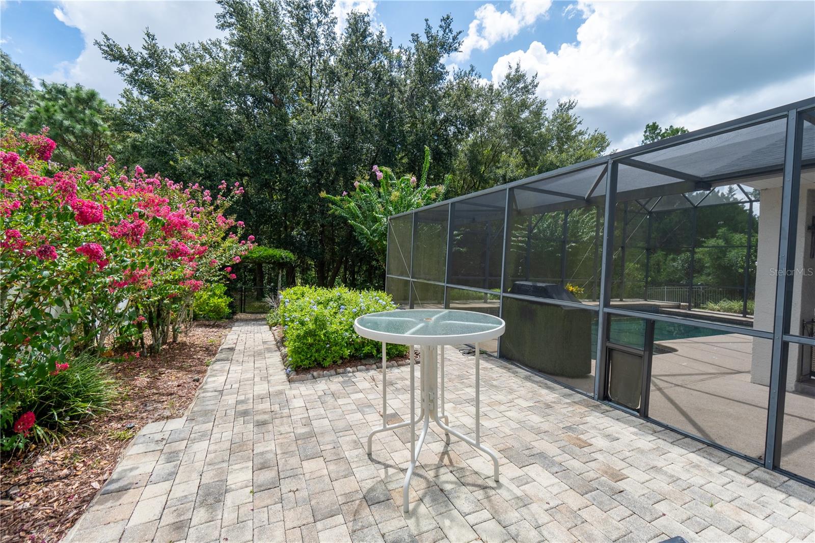 896 KERWOOD CIR