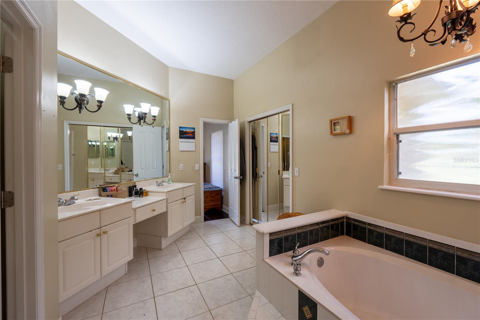 2381 CREST RIDGE CT