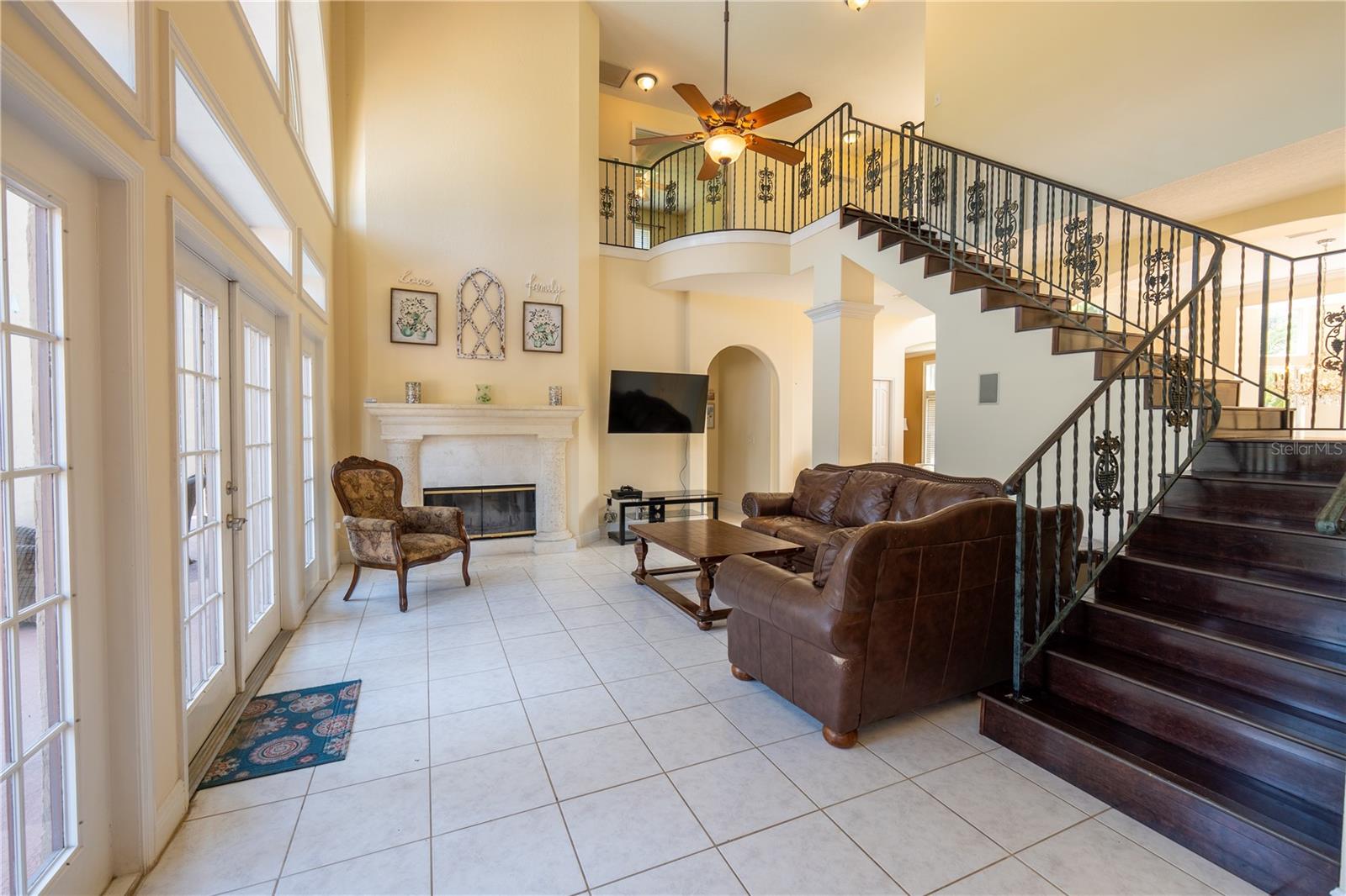 2381 CREST RIDGE CT