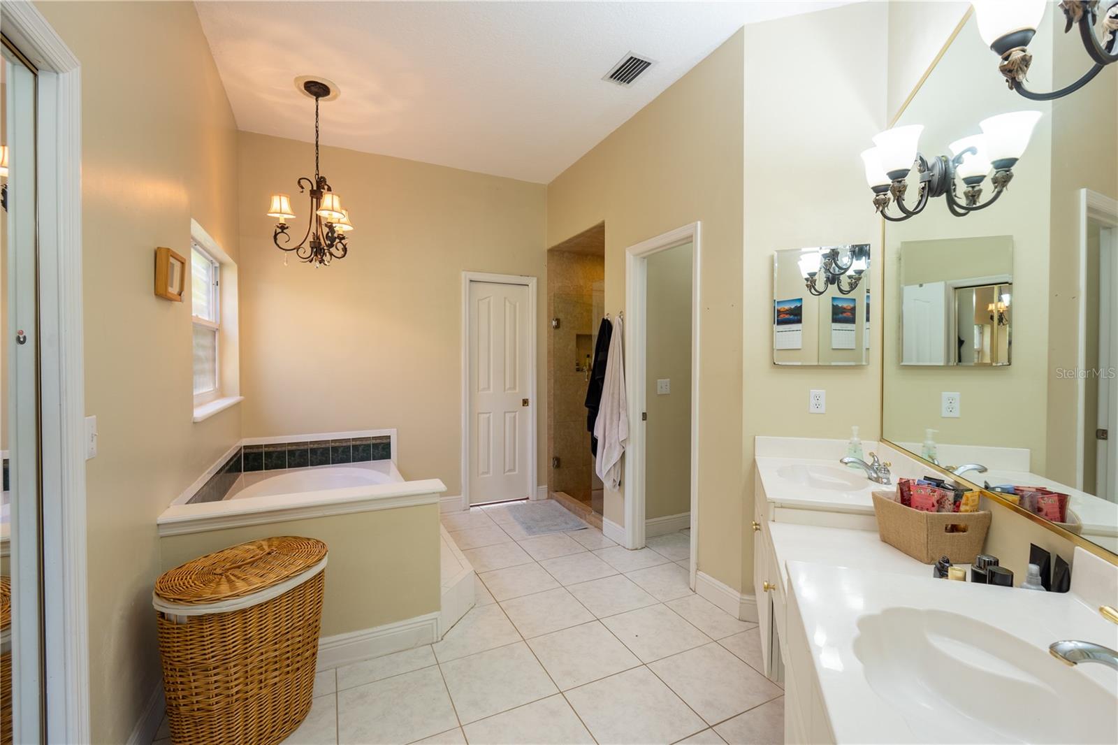 2381 CREST RIDGE CT