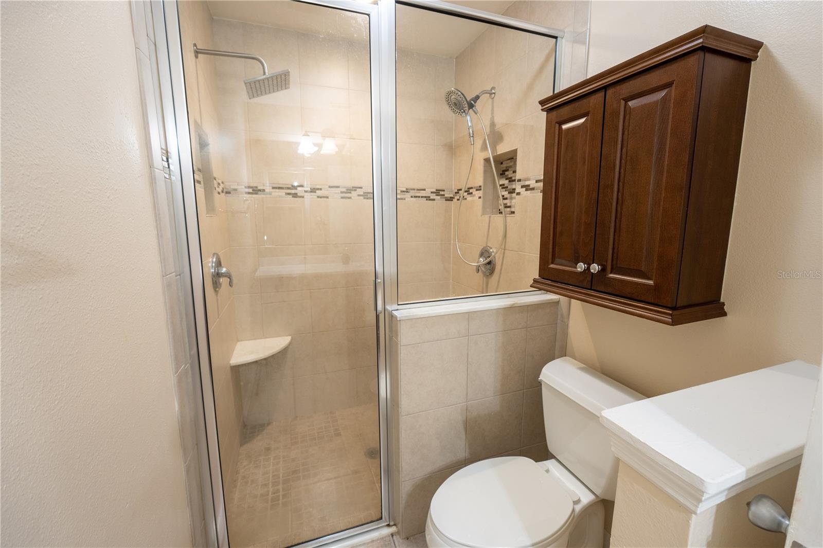 560 REMINGTON OAK DR