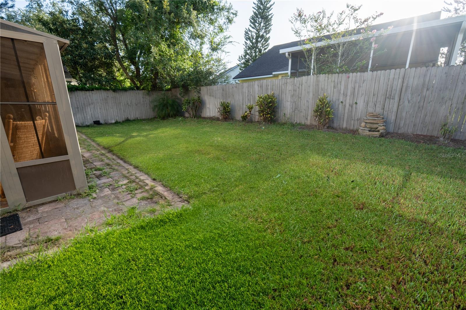 560 REMINGTON OAK DR