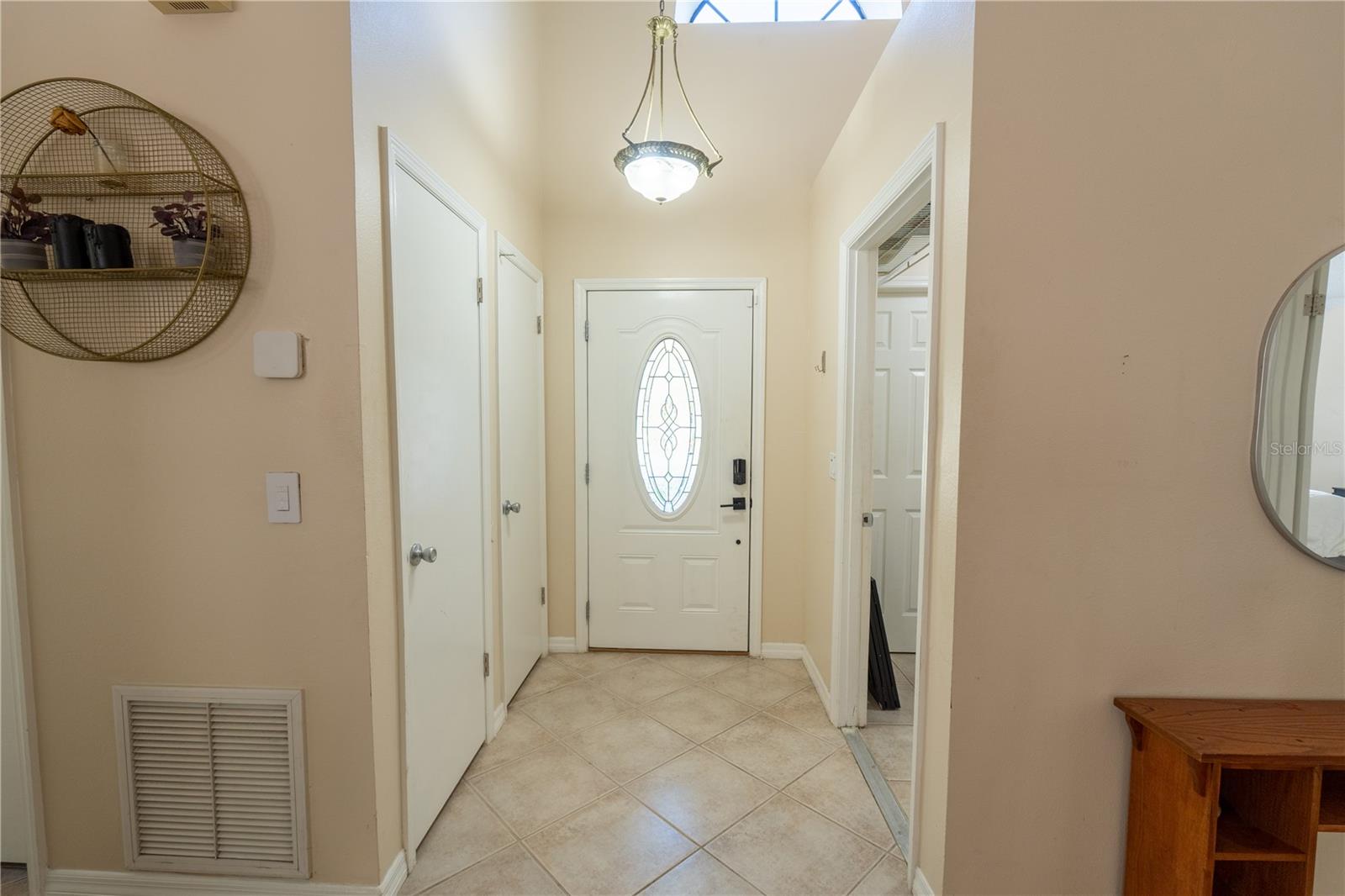 560 REMINGTON OAK DR