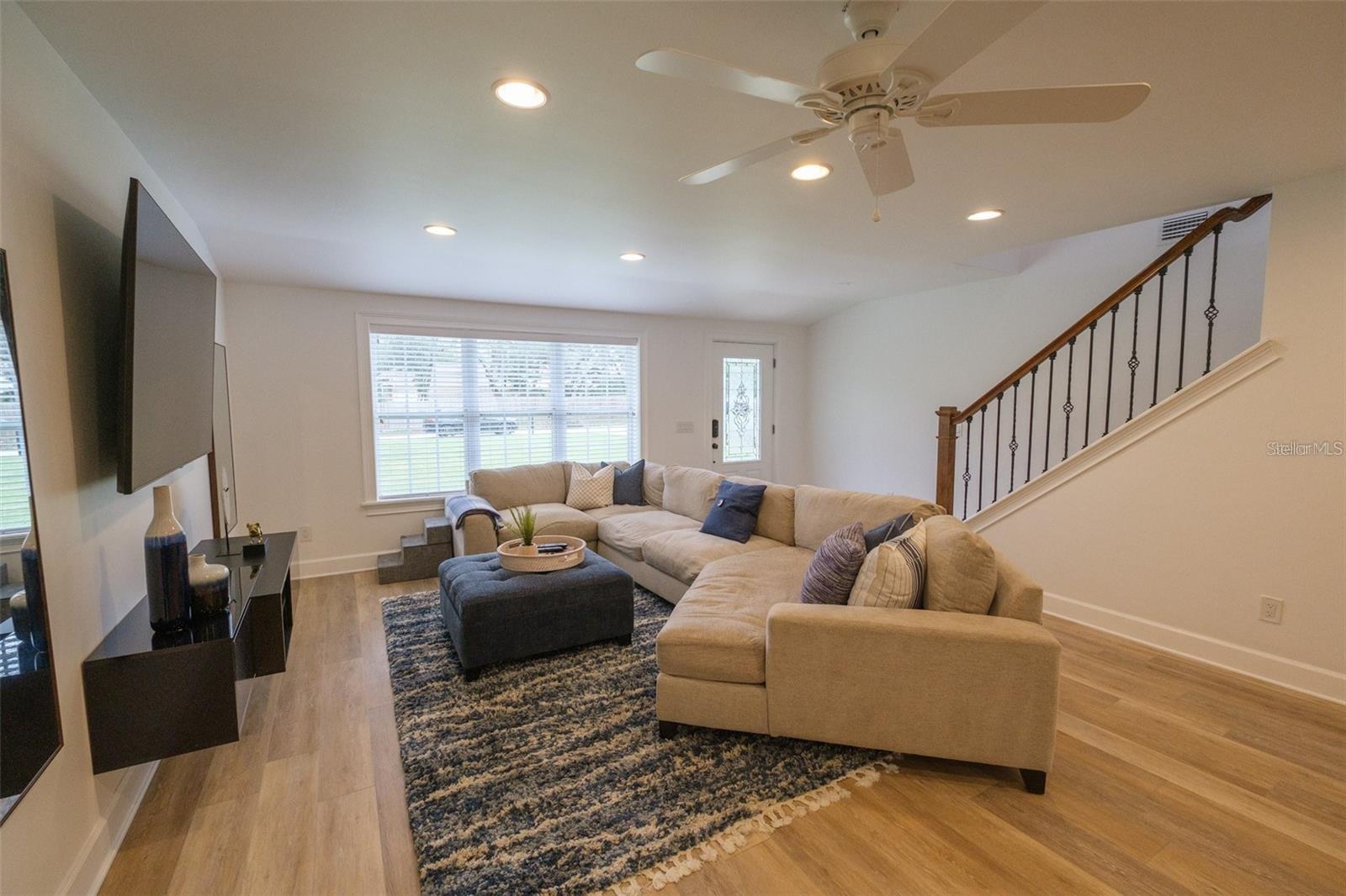 236 MAUREEN DR