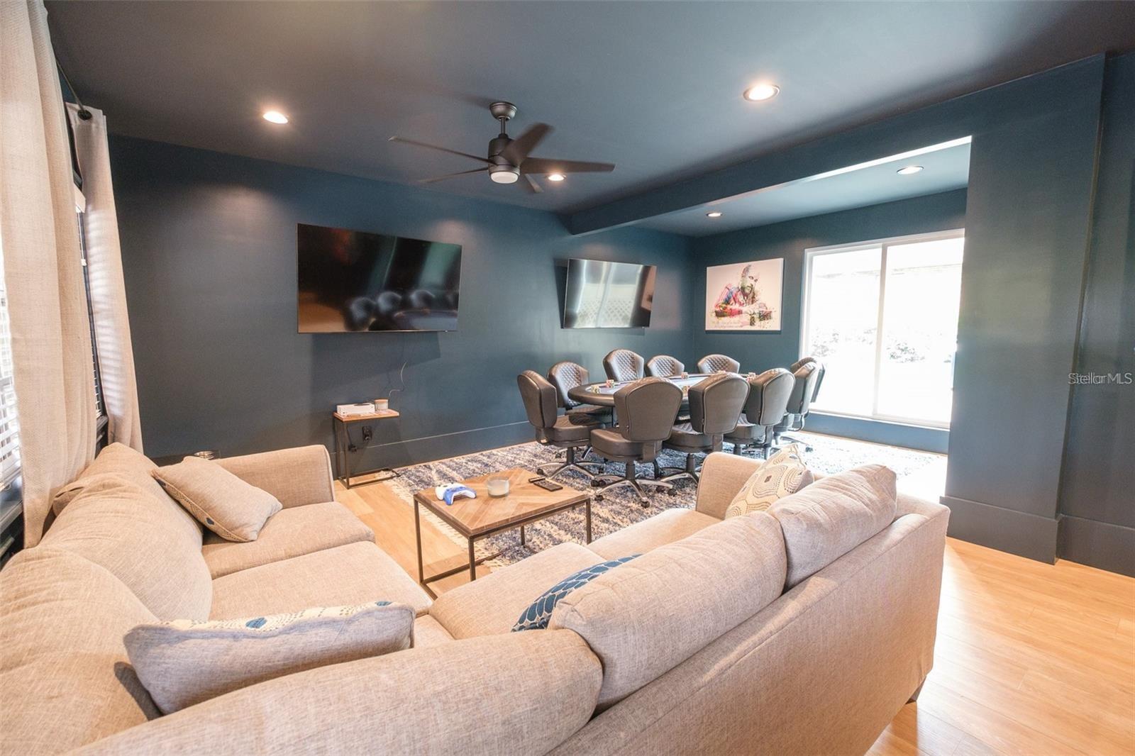 236 MAUREEN DR