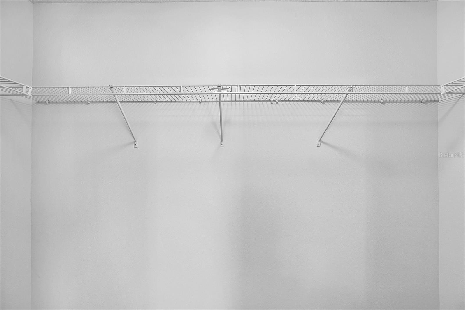 1850 RASPBERRY CANE CT