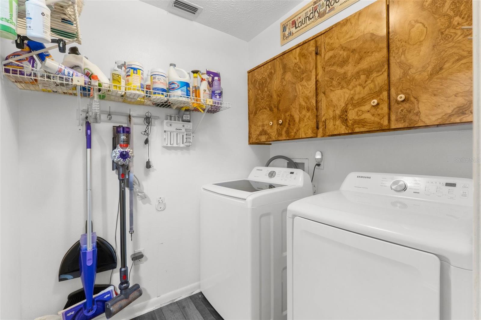 1294 CANDLELIGHT BLVD