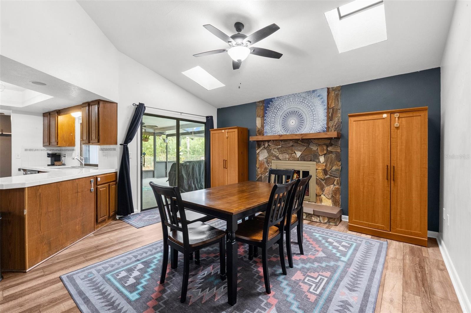 1294 CANDLELIGHT BLVD