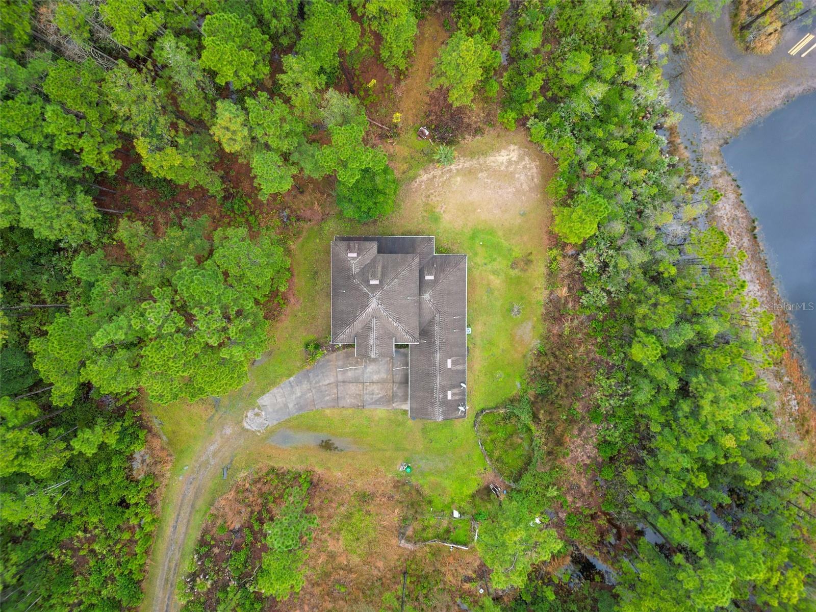 372 BLACK LAKE RD