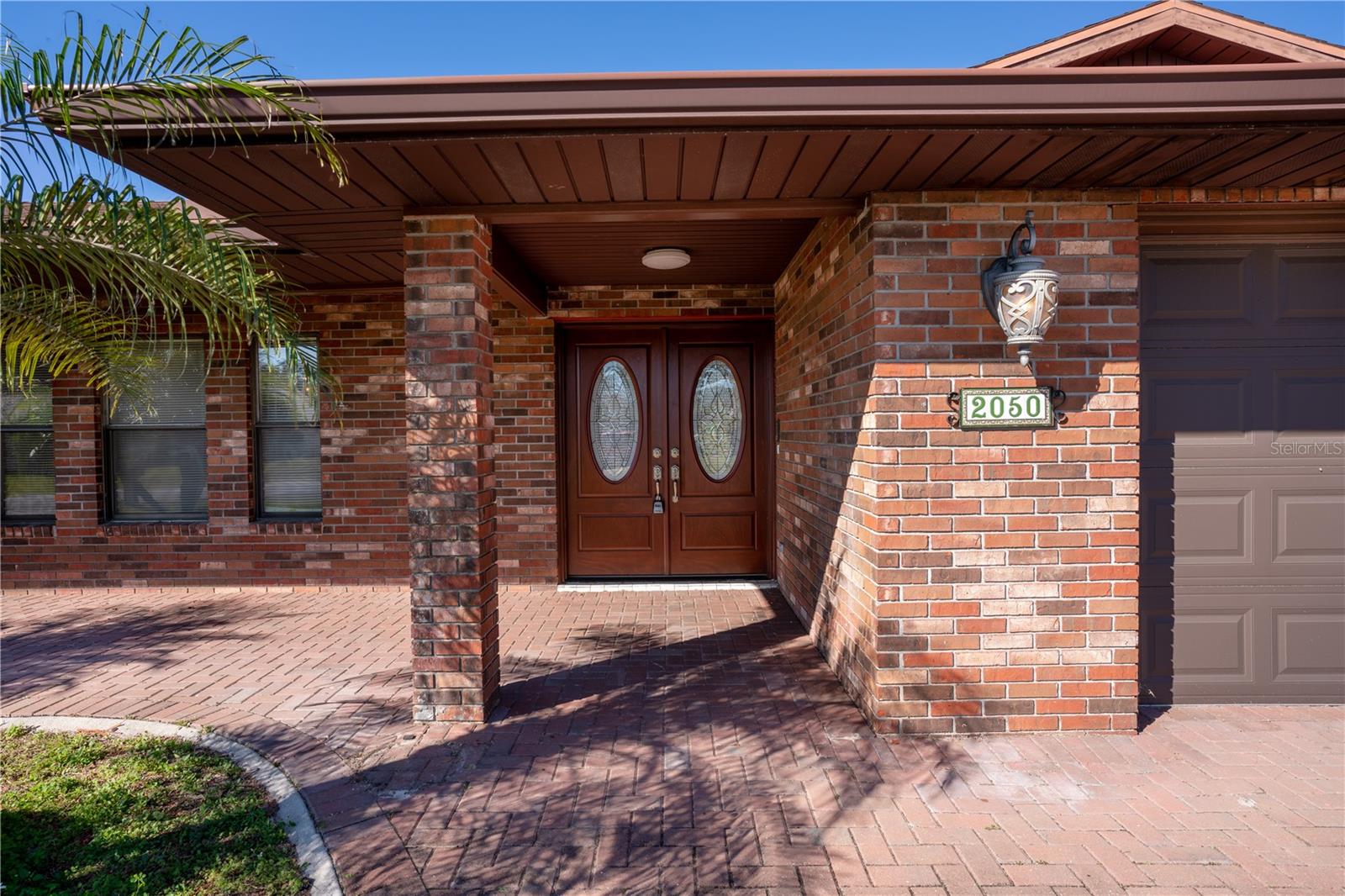 2050 GREENVIEW DR