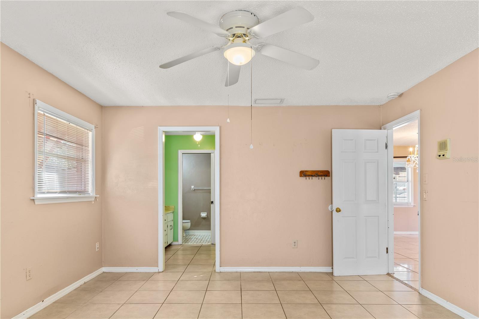 2050 GREENVIEW DR
