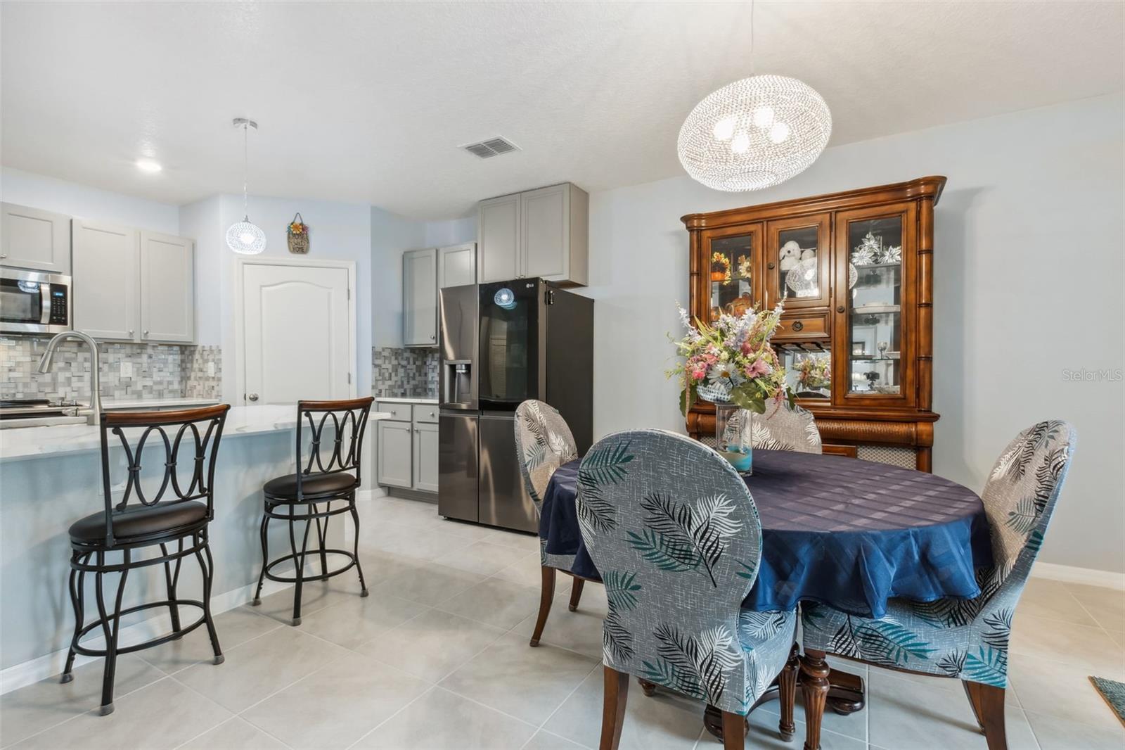 388 AMERICAN HOLLY AVE